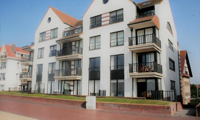 De Haan Apartment | Sunrise C1 - Cozy 2 bedroom apartment with frontal sea view and south facing terrace
