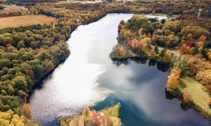 White Cloud Cottage | Sunrise Cottage Lake front with connecting river