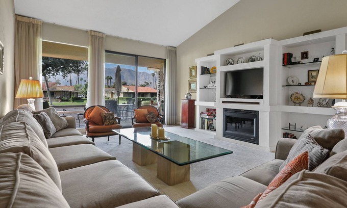 Rancho Mirage House | Sunrise Country Club with Spectacular Mountain, Golf Course and Sunset Views!