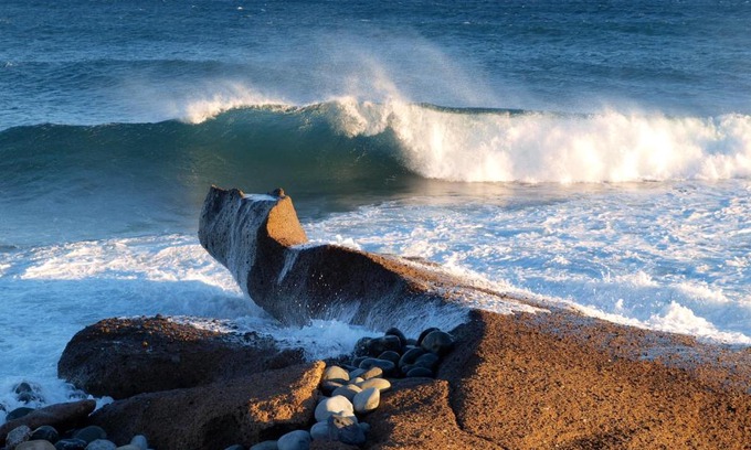 Los Gavilanes Apartment | sunrise directly at the sea