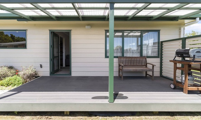 Owhata House | Sunrise Getaway - Rotorua Holiday Home