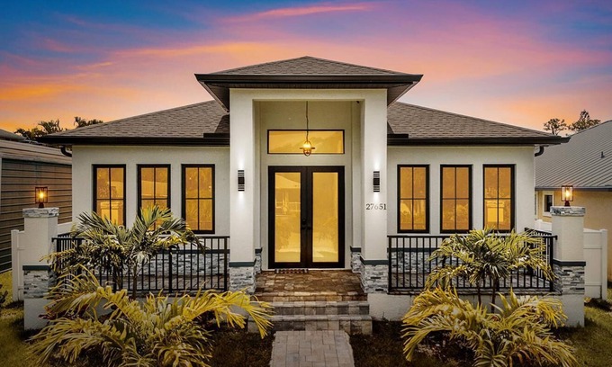 Bonita Springs House | Sunrise Haven: Your Retreat in Bonita Springs 6 bedrooms/5 bath, close to Gulf