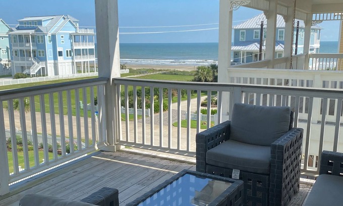 Beachside Village House | Sunrise Kingdom - Right by the Beach with 4 Beach View Patios