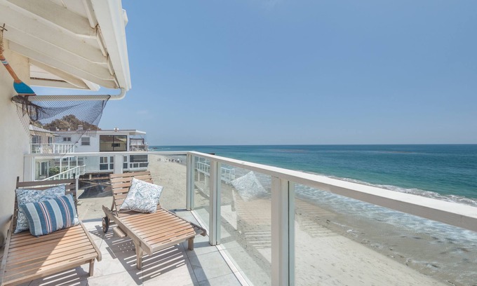 Central Malibu Condo | Sunrise Malibu Road Beachfront Penthouse