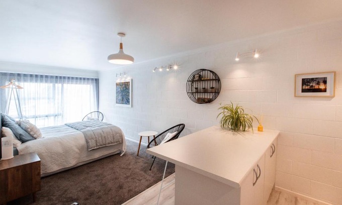 Tairua Bed & Breakfast | Sunrise on Main
