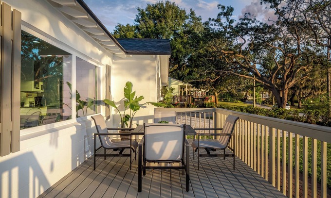Windermere House | Sunrise On The Lake in Downtown Windermere