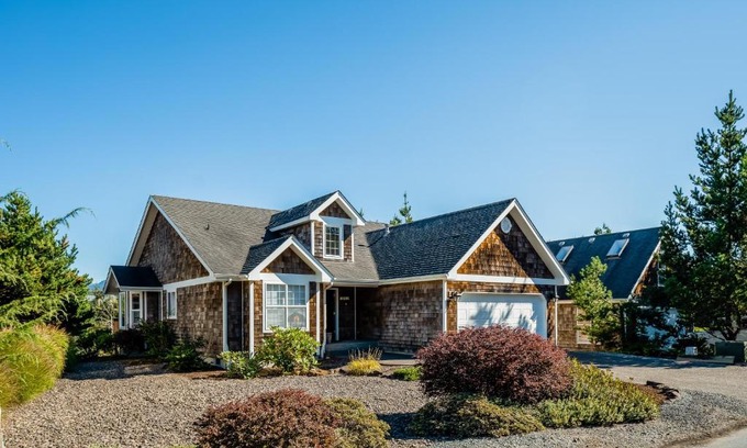 Nehalem House | Sunrise Serenity