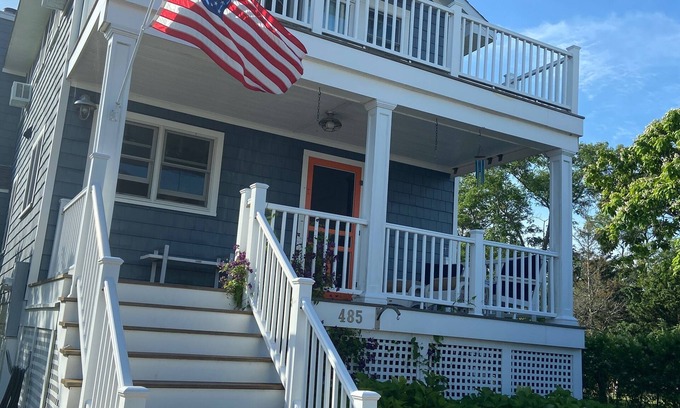 East Marion House | Sunrise Sunset! Beautiful waterfront property.
