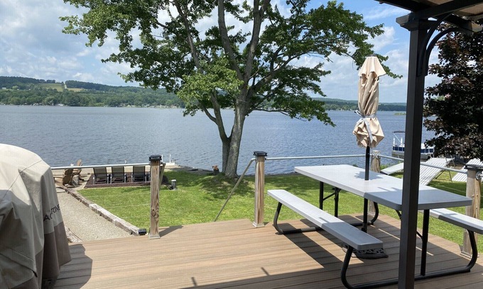 Bradford Cottage | Sunrise, Sunset, Relax, Repeat Lamoka Cove