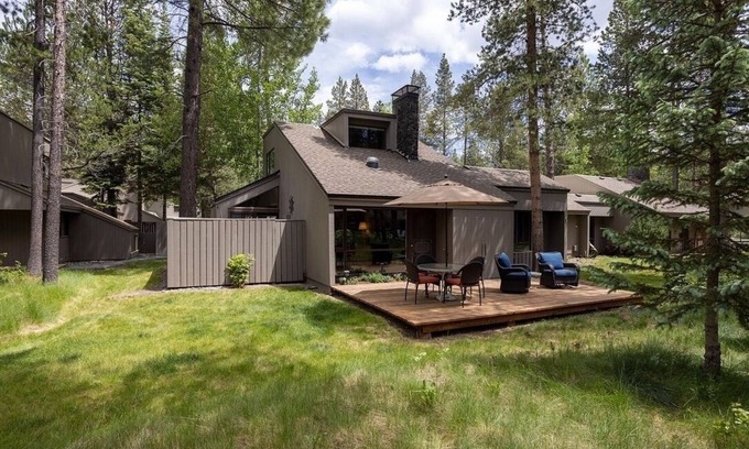 Sunriver House | Sunriver Meadow House - A Place to Relax, located 2 minutes from the Village.