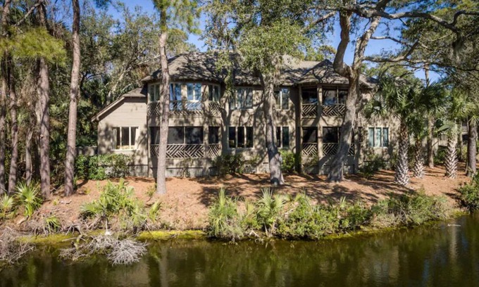 Kiawah Island Villa | Sunroom with lagoon views to enjoy nature! Discounts for long, off-season stays!