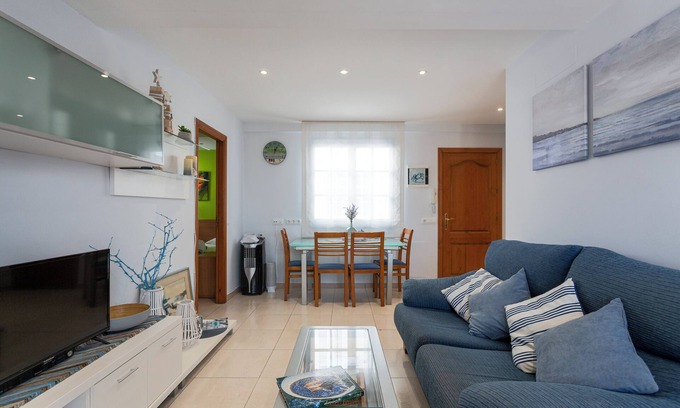 Sant Antoni de Calonge Apartment | Sunset Apartment on the Paseo de Mar in Front of the Beach with Wi-Fi