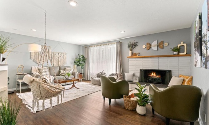 Sunset House | Sunset Ave Lux! 4BR Large Home in Downtown Boise