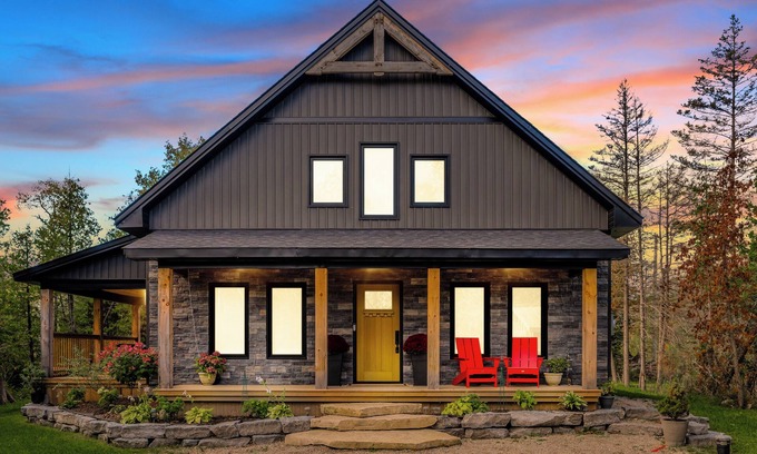 Stokes Bay Cottage | Sunset Bay Cottage – Your Year-Round Escape to Lake Huron’s Tranquil Shores