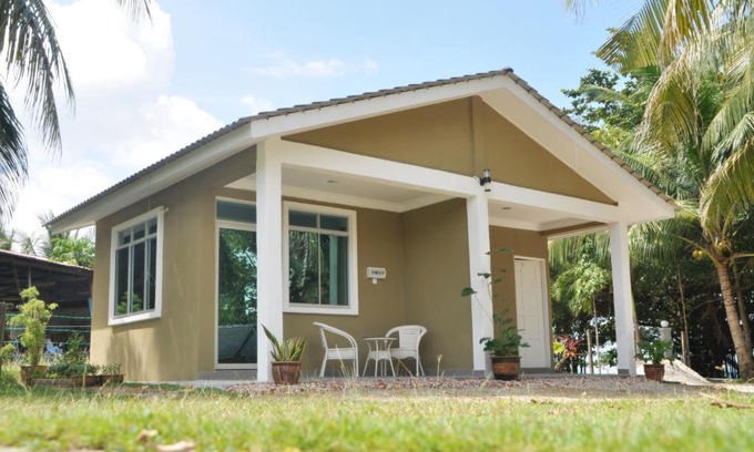 Air Hangat House | Sunset Bay Cottage
