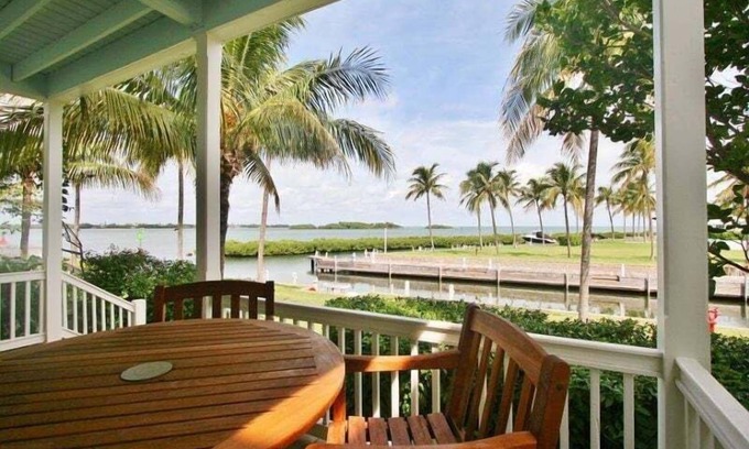 Indigo Reef Marina Homes House | Sunset Bay ~ Luxury Waterfront Villa, 31' Boat Slip
