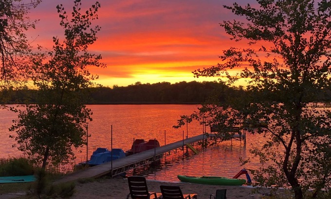 Hackensack Resort | Sunset Bay Vista- 4BR/2BA Lodge on Baby Lake- Family Friendly