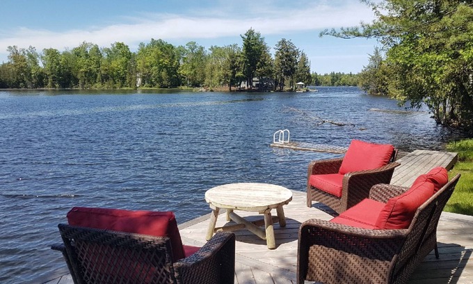 North Frontenac Cabin | Sunset Bay with Hot Tub