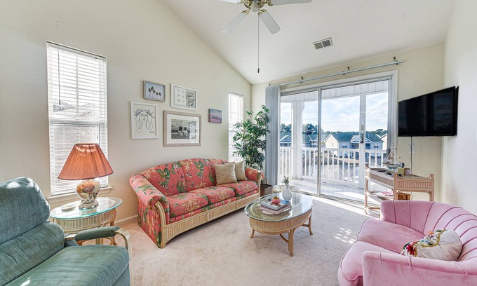 Sunset Beach Condo | Sunset Beach Condo w/Balcony, 5 Mi to the Ocean!