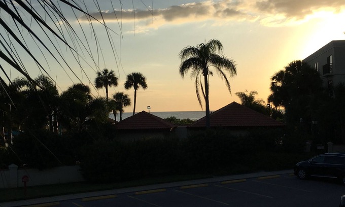 Sunset Beach Condo | Sunset beach getaway