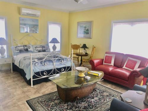 Northport House | Sunset Beach Hideaway