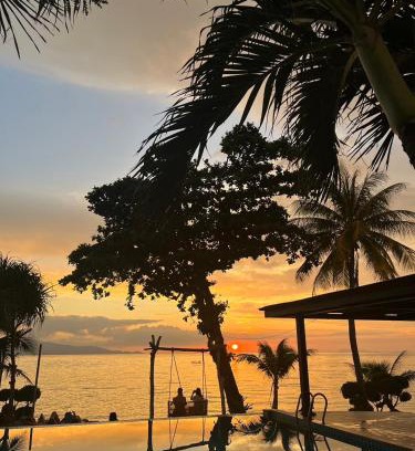 Haad Rin Resort | Sunset Beach Villas Free Shuttle Bus Pickup 10am and 12pm