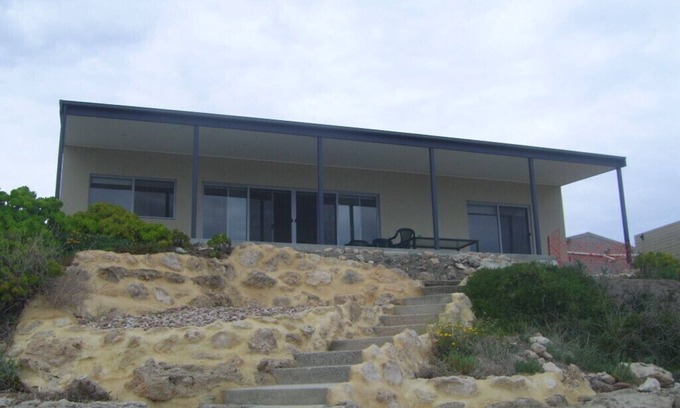 Para Wurlie House | Sunset Beachfront Holiday Home