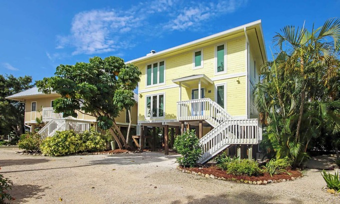 Captiva House | Sunset Captiva 17 Captiva Island Beach Side home with pool/dock/tennis