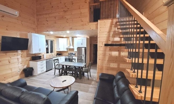 Terra Nova Ski Chalet | Sunset Chalet # 3: Super Chalet 4 Bedrooms Sleeps 8, 2 Full Bathrooms-Kitchen