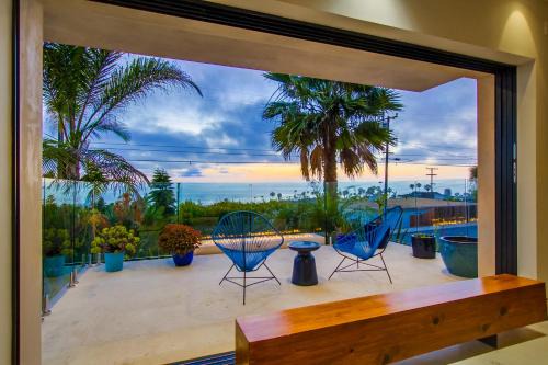Sunset Cliffs House | Sunset Cliffs Modern Luxury Estate w Ocean Views, Oversized Spa, AC, Yard!