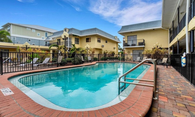 Redington Beach Condo | Sunset Corner - Beach View & Heated Pool!