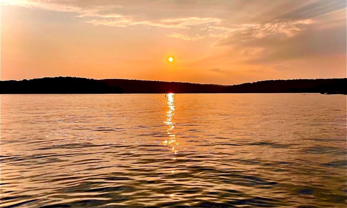 Greentown Cottage | Sunset Cottage - Lakefront Cottage with Private Dock