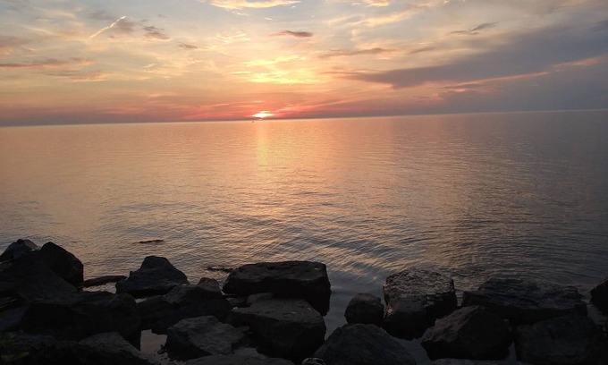 Ashtabula House | Sunset Cottage