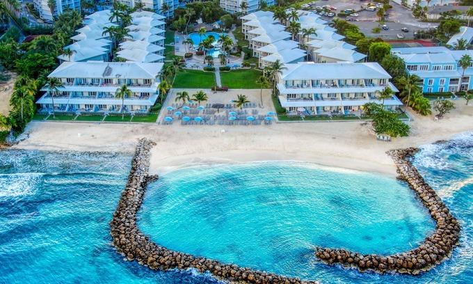 Seven Mile Beach Condo | Sunset Cove 2 Bed/2Bath Condo on Seven Mile Beach with Discounted Boat Charters