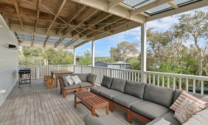 Sunset Strip House | Sunset Cove Hideaway