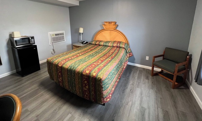Bridgman House | Sunset Dunes Inn & Suites 102