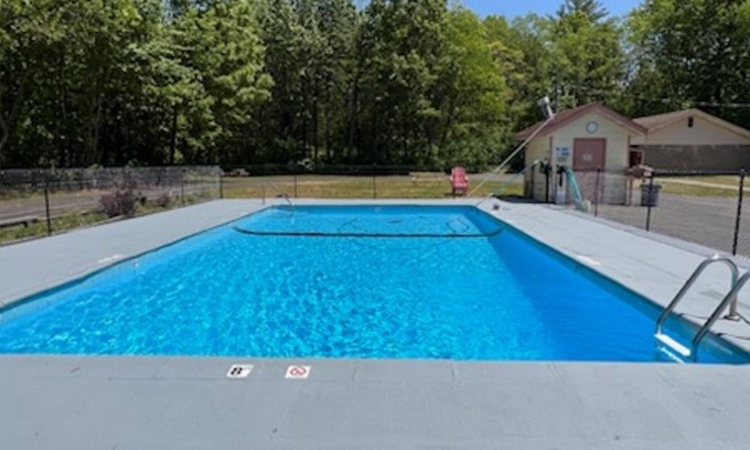 Bridgman Hotel | Sunset Dunes Inn & Suites