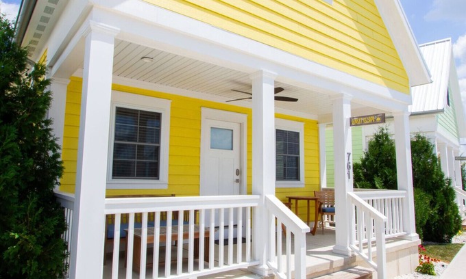 Celina Cabin | Sunset Escape - 1 Bed/2 Loft Lakeside Cottage!