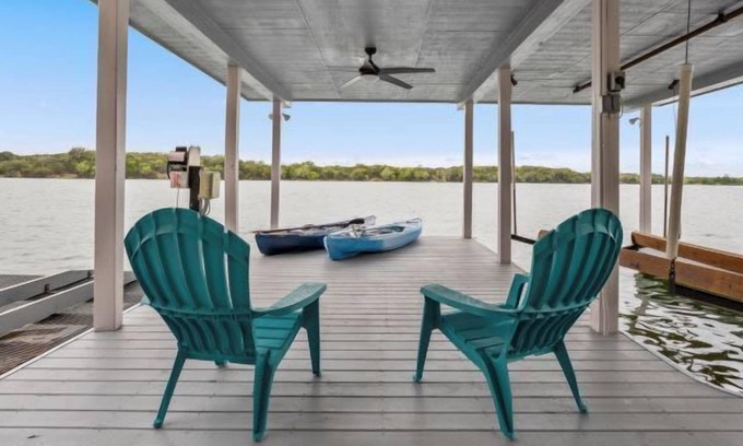 Marble Falls House | Sunset Escape-Lakefront w/Boat Lift & Game Room