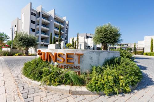 Historical Center Apartment | Sunset Gardens - Holiday Apartments - by TLV Living