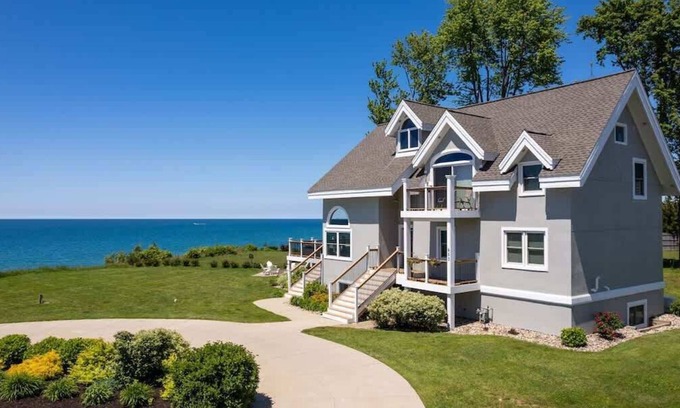 Miami Park House | Sunset Haven | Hot Tub | Lake Michigan