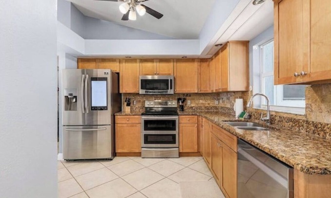 Trafalgar House | Sunset Hideaway- w/htd pool! 6-night minimum stay