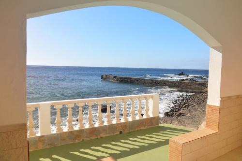 Alojera Apartment | Sunset in the Atlantic Apartamentos Playa de Alojera