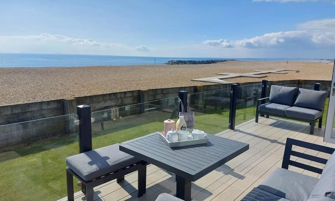 Selsey House | Sunset Lodge, On The Beach, Panoramic Views, Pure Luxury