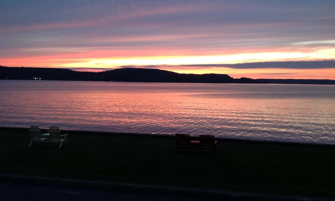 Munising Hotel | Sunset Motel On The Bay
