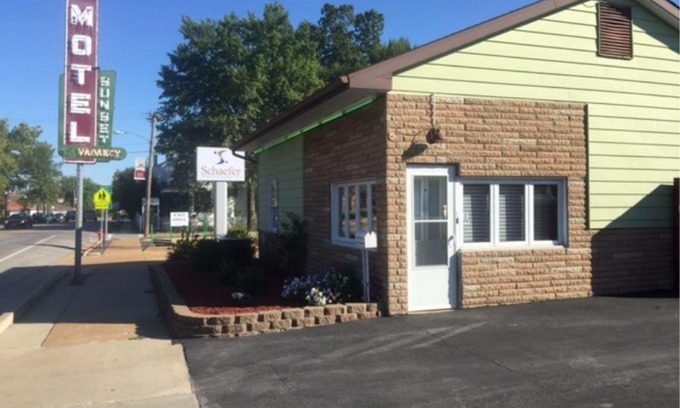 Waterloo Hotel | Sunset Motel
