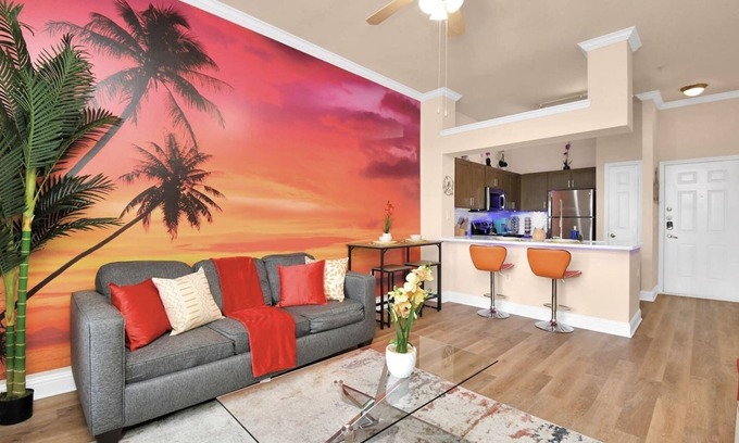Houston Apartment | Sunset Paradise - 1BR/NRG/Med Center/Galleria