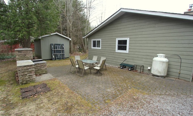Kirkfield Cottage | Sunset Paradise with a Sandy Wade in Waterfront, less than 1.5 hour from Toronto
