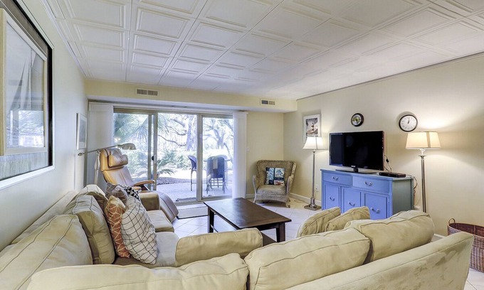 South Beach Villa | Sunset Rentals | Bluff Villas 1681