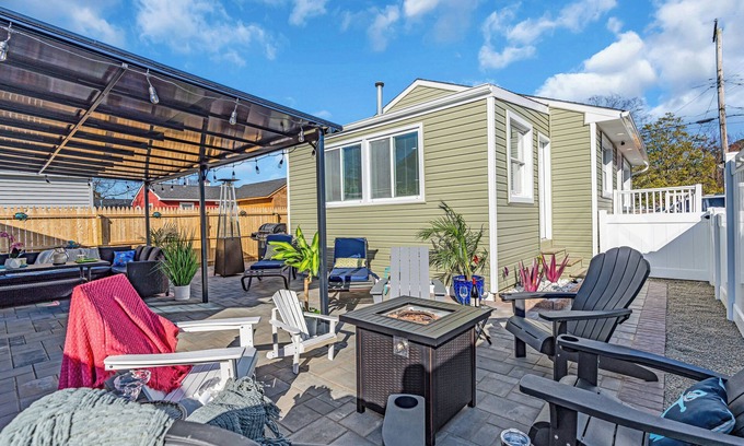 Ocean Gate House | Sunset Retreat! Huge Patio&GameRm! Walk to Beach!